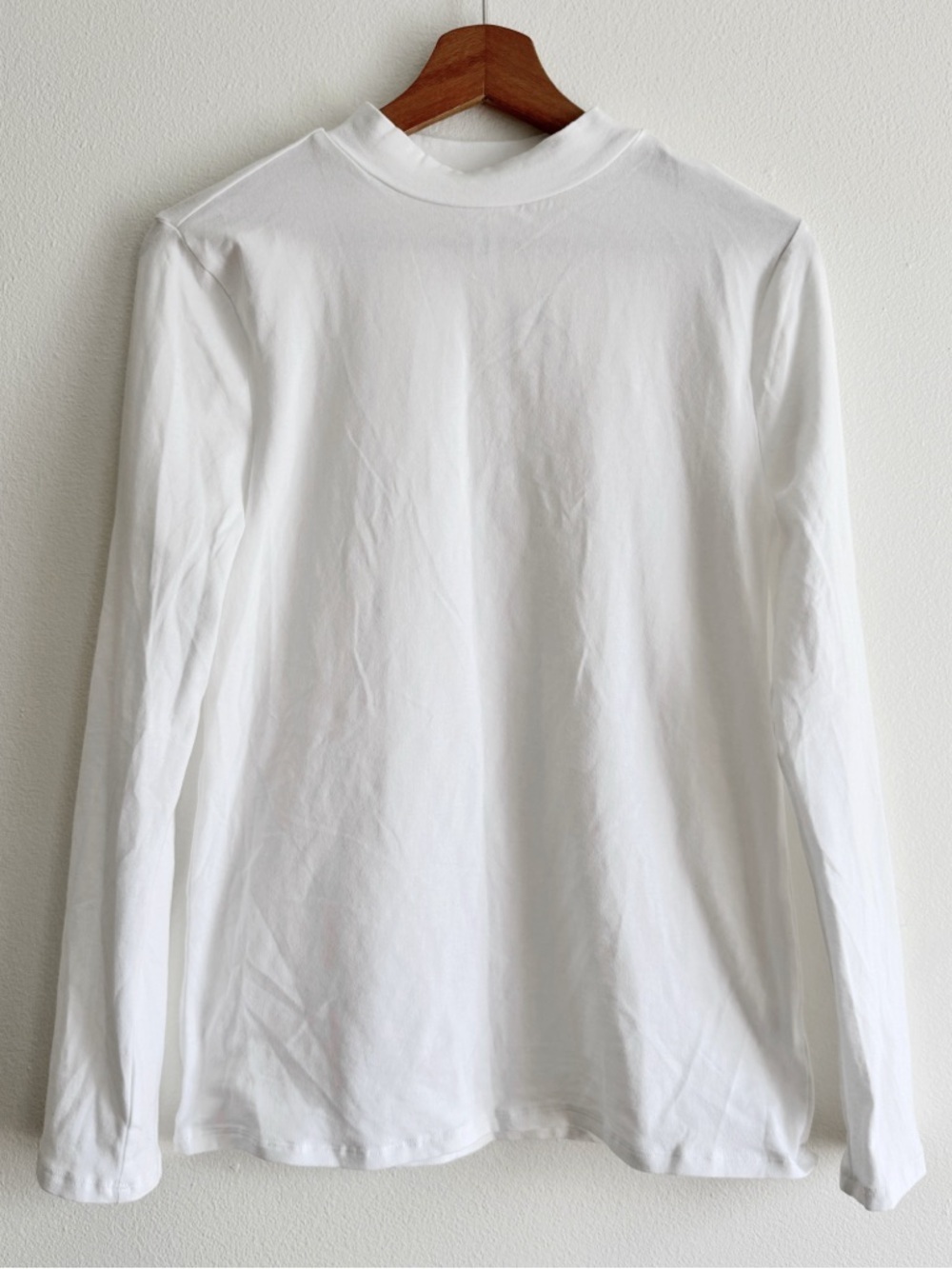 Zenana Outfitters White Long Sleeve Crew Tee — Classic Fit large